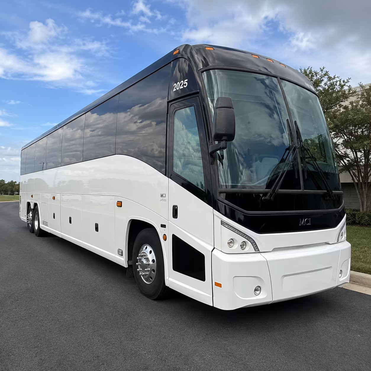 motorcoach rentals for day trips to jackson birmingham and mobile